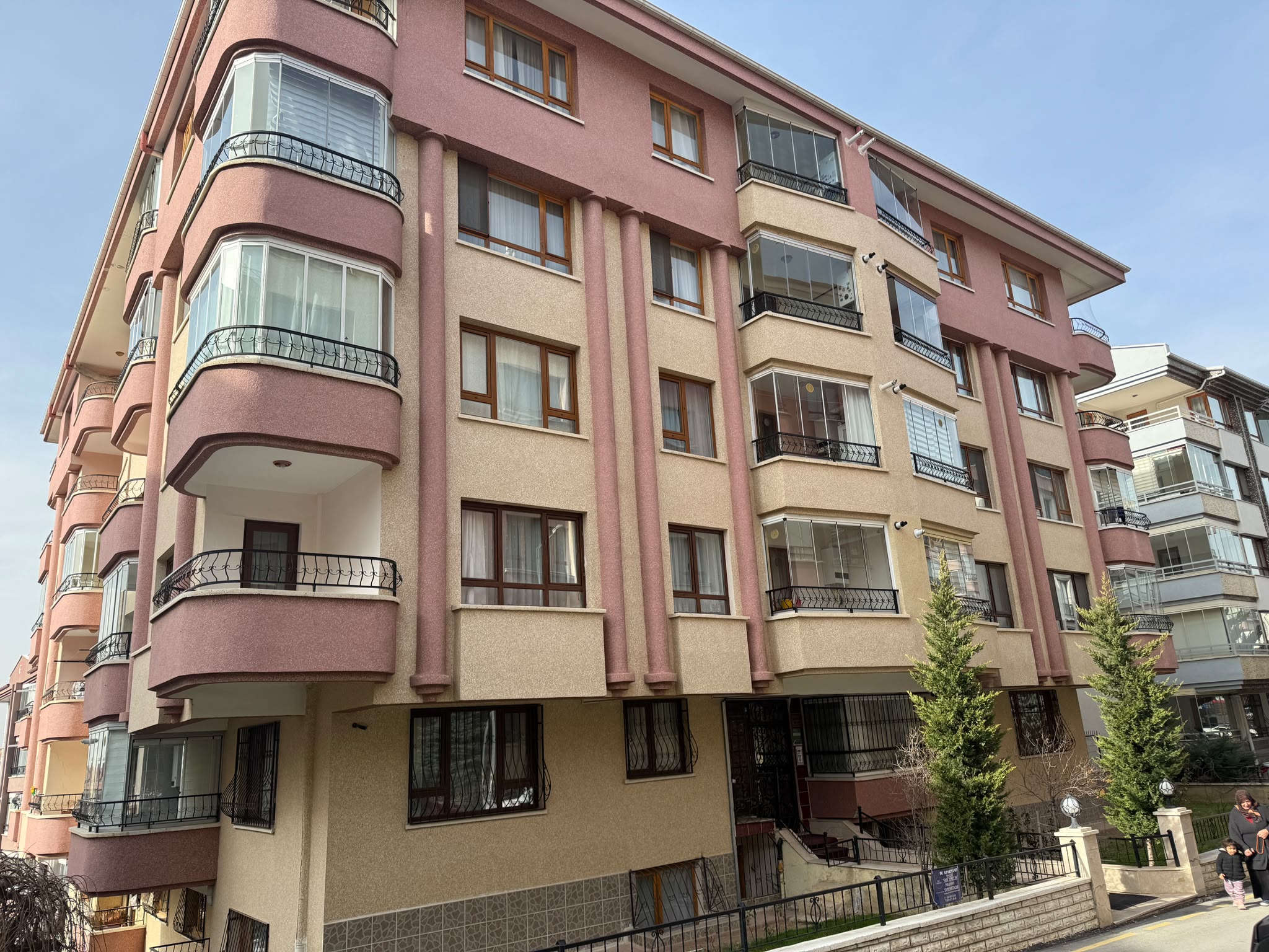 Karapınar Apartmanı  2